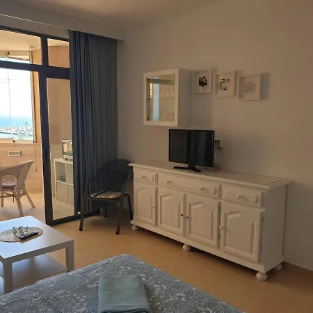 Vista Al Mar Palmeras Фуэнхирола